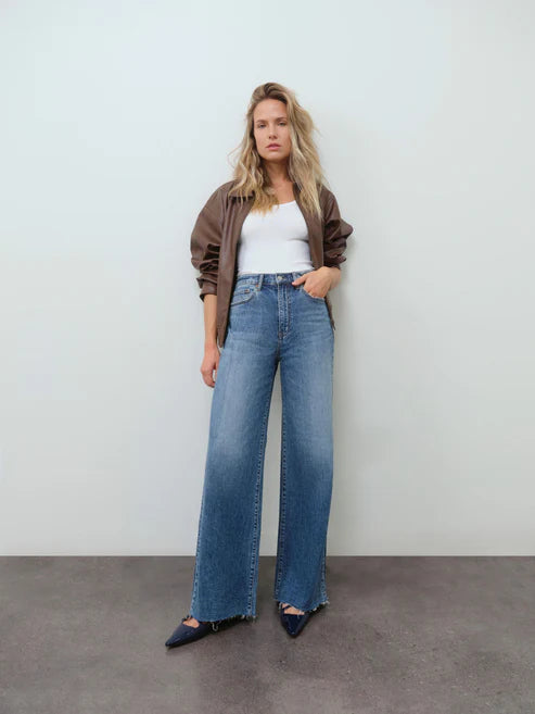 Daze Denim Far Out Wide Leg in Stunner